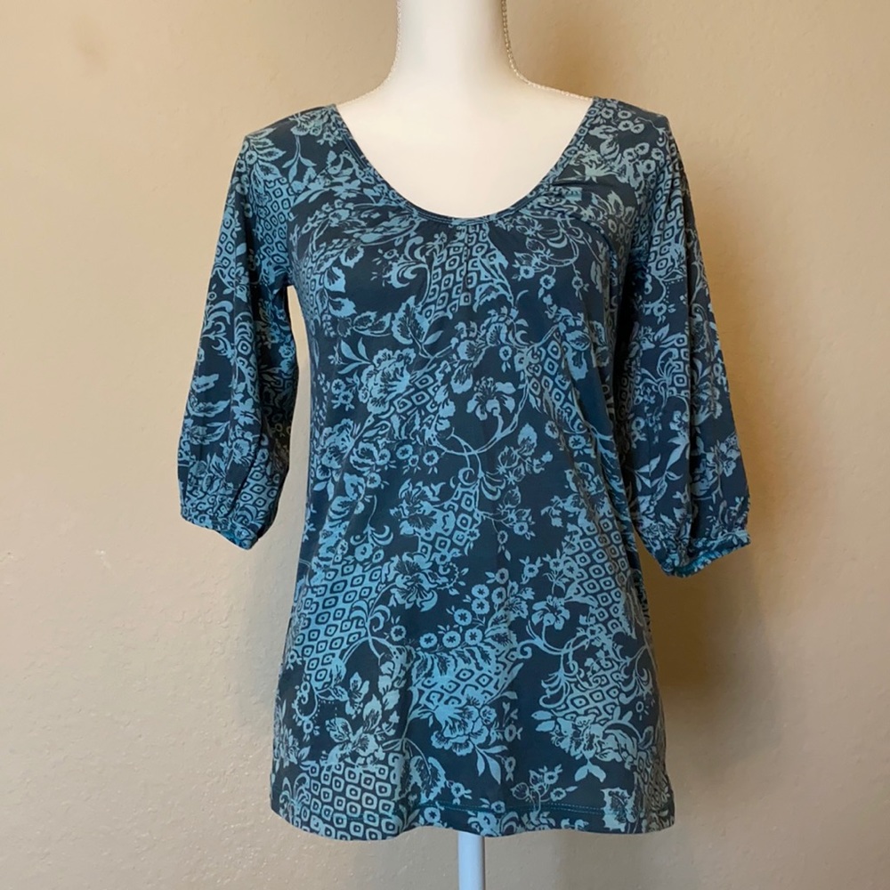 Green Floral V-neck Top